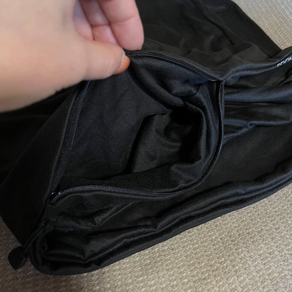 BEYOND YOGA | Infinity Hidden Pocket Scarf - Picture 4 of 5